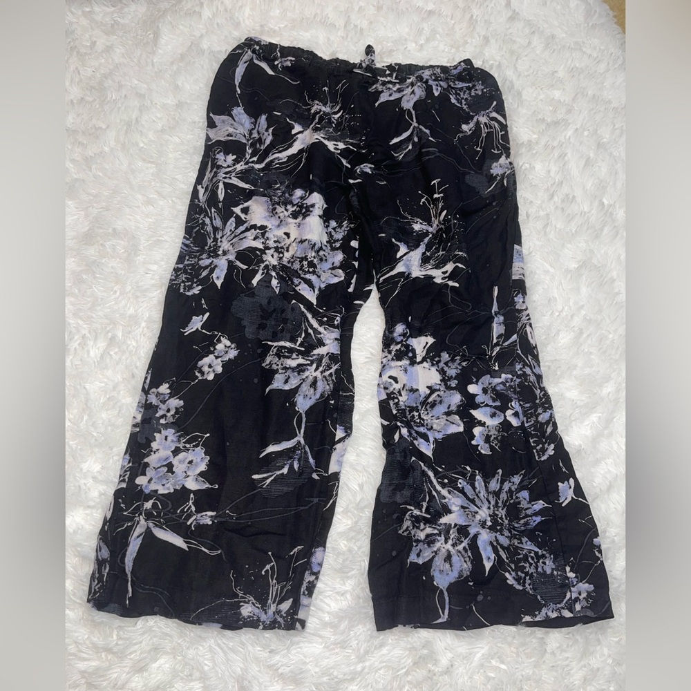 Chico's Black Wide-Leg Pants with White and Lavender Floral Pattern